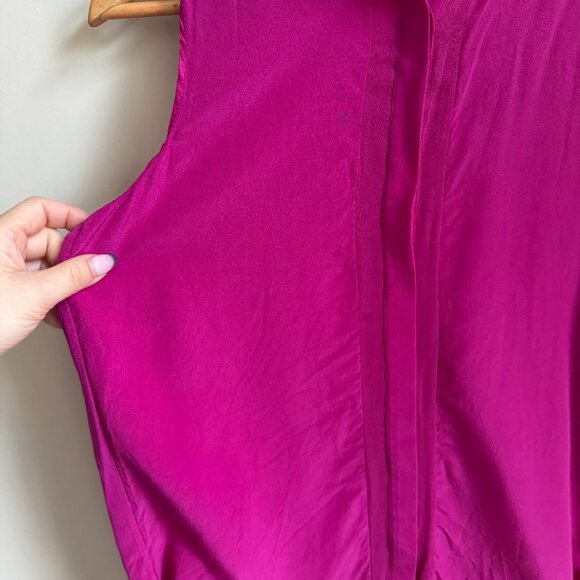 Vince Fuchsia Pink Sleeveless 100% Silk Blouse Button Down Top Size 4 Small - Picture 4 of 9